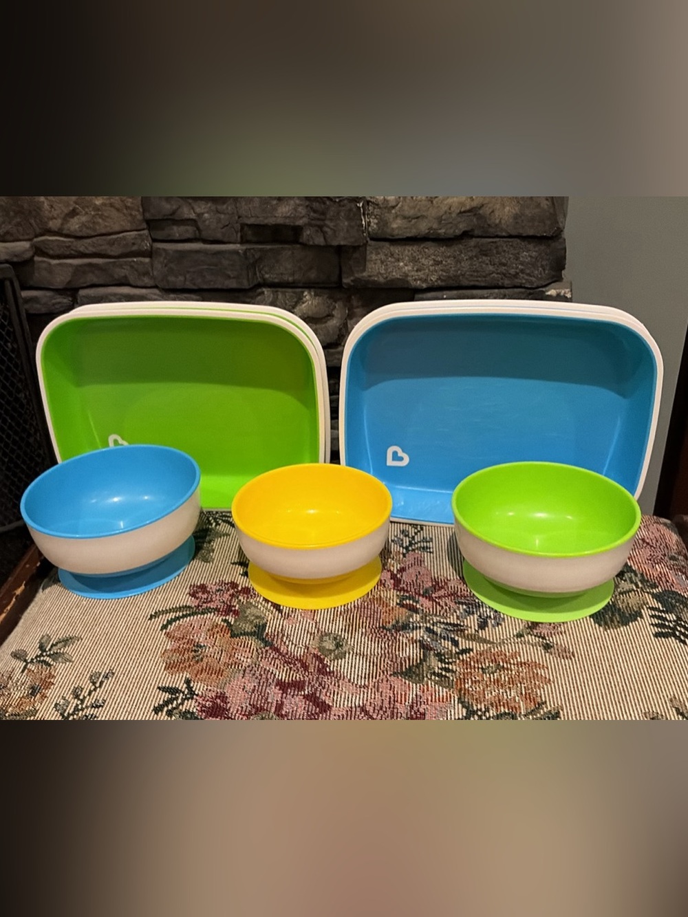 Munchkin Stay Put Suction Bowls and Splash Plates Set